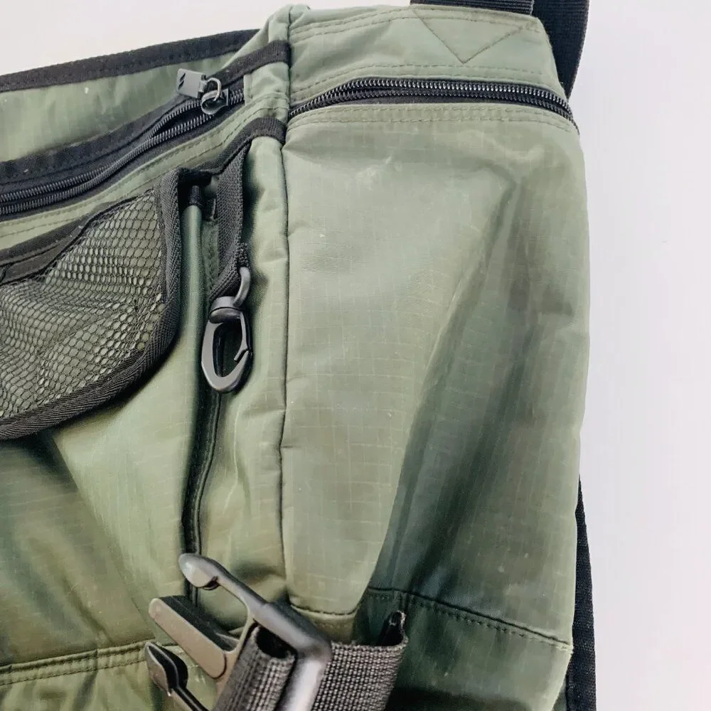 MESSENGER BAG OLIVE DKNY “ official uniform of NYC “ Storage Abounds UNI…